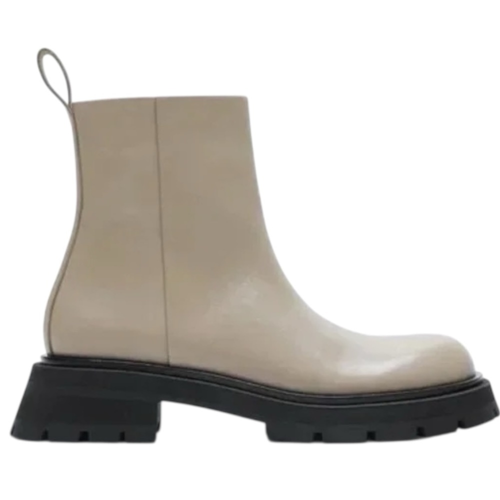Women's ZARA Low-Heeled Lug Sole Cream Leather Ankle Boots